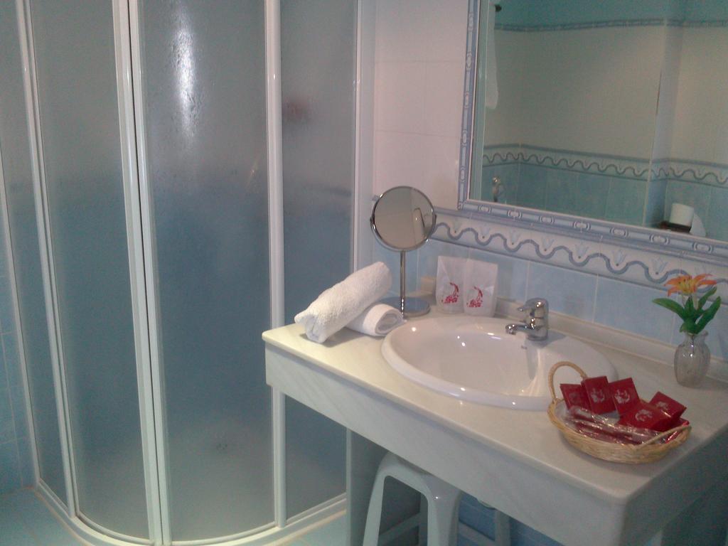 Hostal Rural La Casa Verde Челес Экстерьер фото